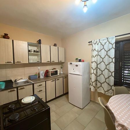 Apartmani Marija Povljana Εξωτερικό φωτογραφία